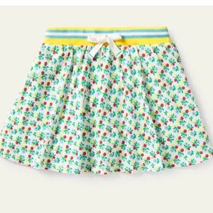 Mini Boden Jersey Skort in Ivory Berry Blossom. Girls 8-9. Skirt with shorts.